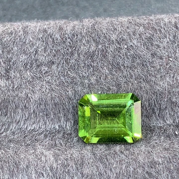 未镶嵌橄榄石笔搁2.355克拉