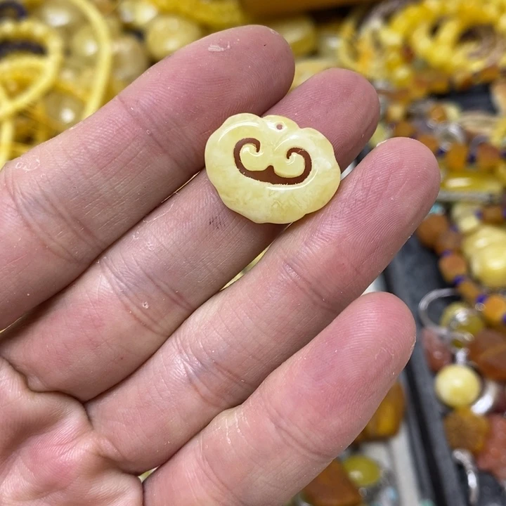 裸石蜜蜡未镶嵌吊坠