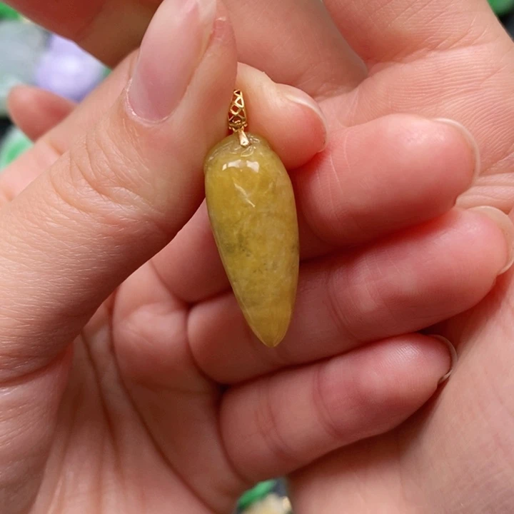 翡翠颈饰未镶嵌吊坠