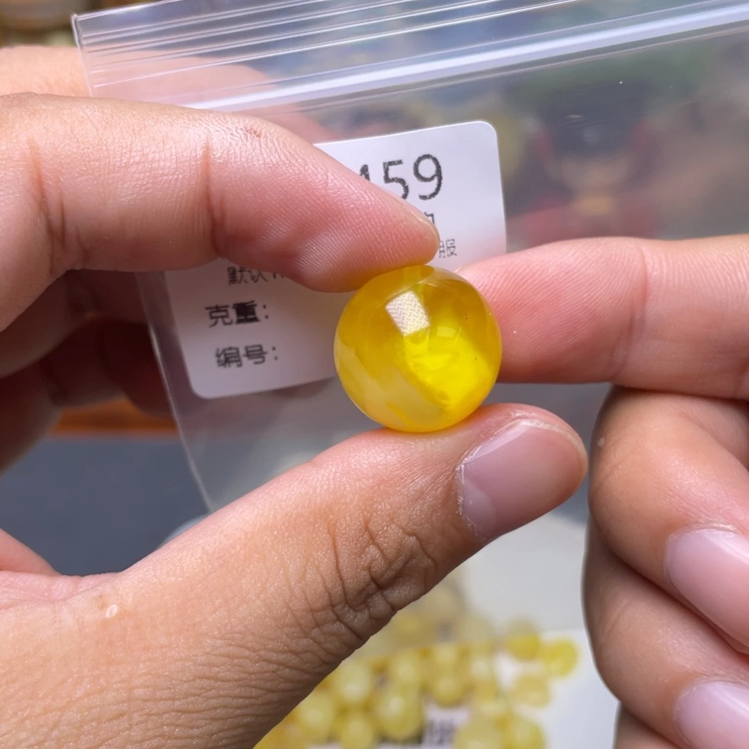 琥珀未镶嵌珠宝奇石W****诚