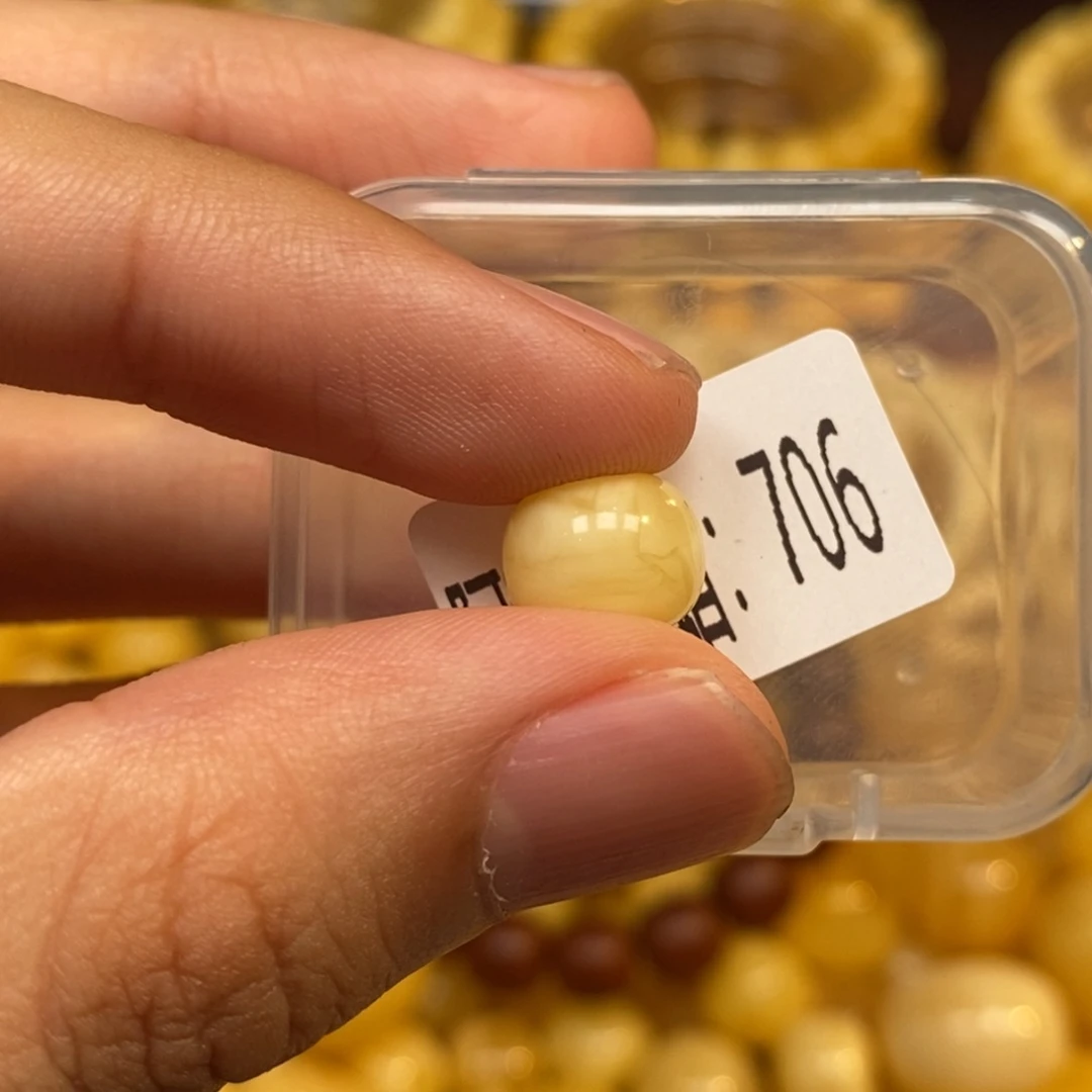 琥珀未镶嵌珠宝奇石706