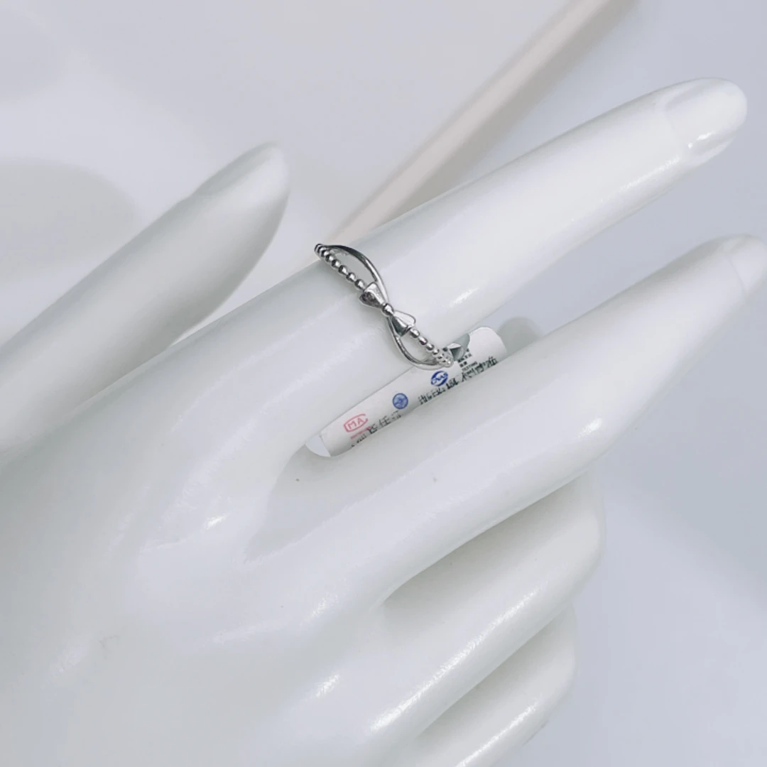 PT950铂金戒指  展示一件蝴蝶结开口戒指 2.37g