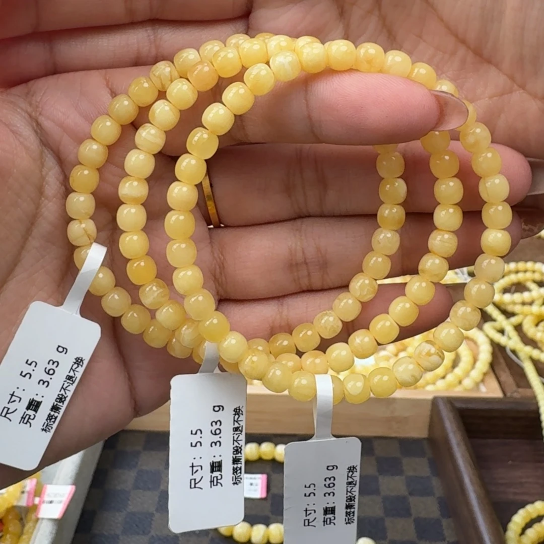 琥珀未镶嵌裸石多样性发其一