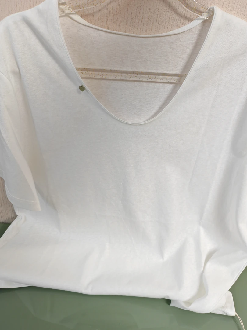 白色白搭简约休闲圆领T恤