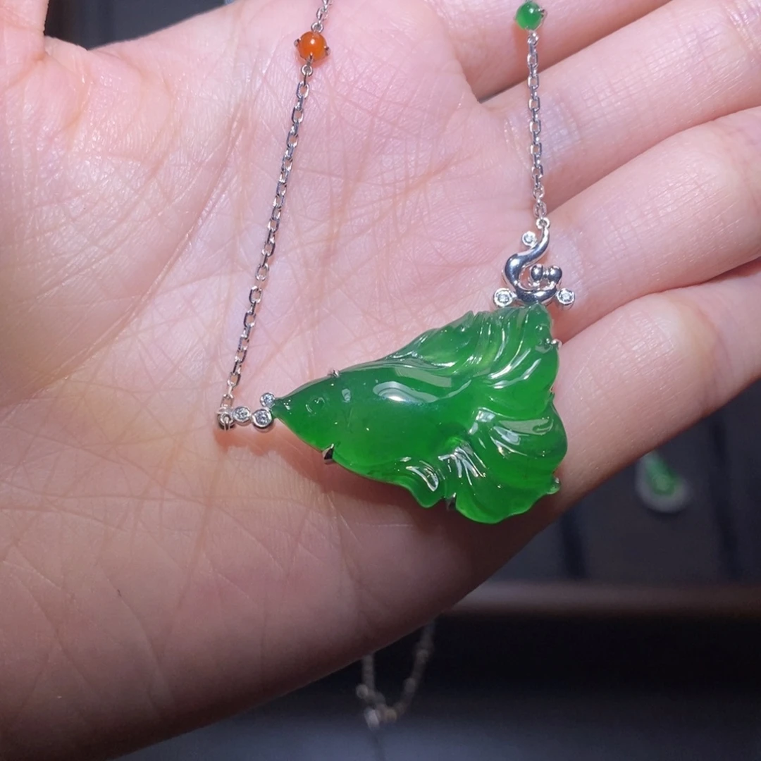 翡翠9K金镶嵌吊坠(不含链)