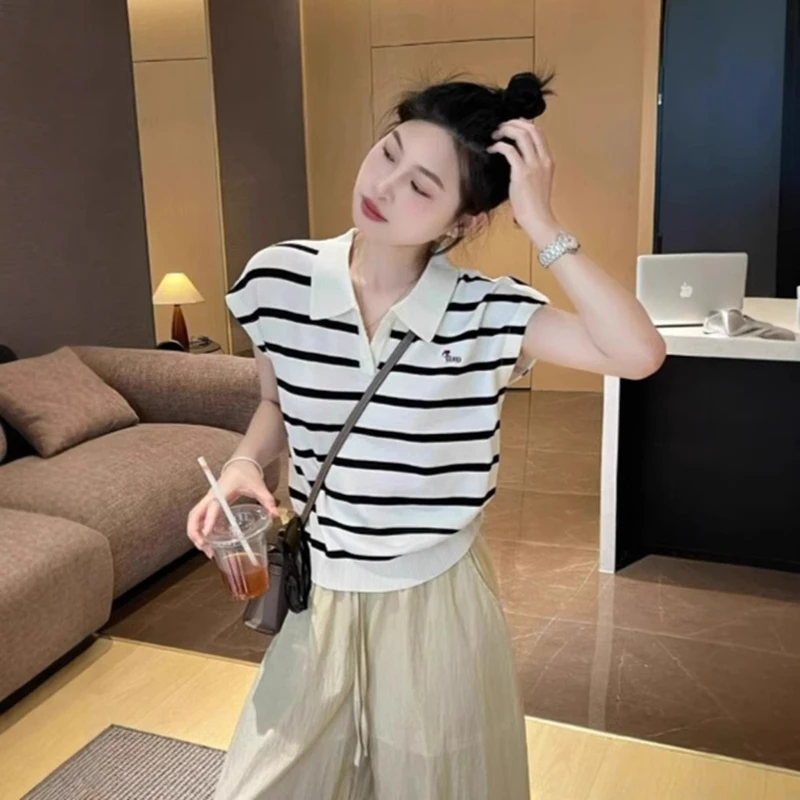 米白色条纹polo领坎肩针织短袖T恤女2025新款独特漂亮初夏小上衣