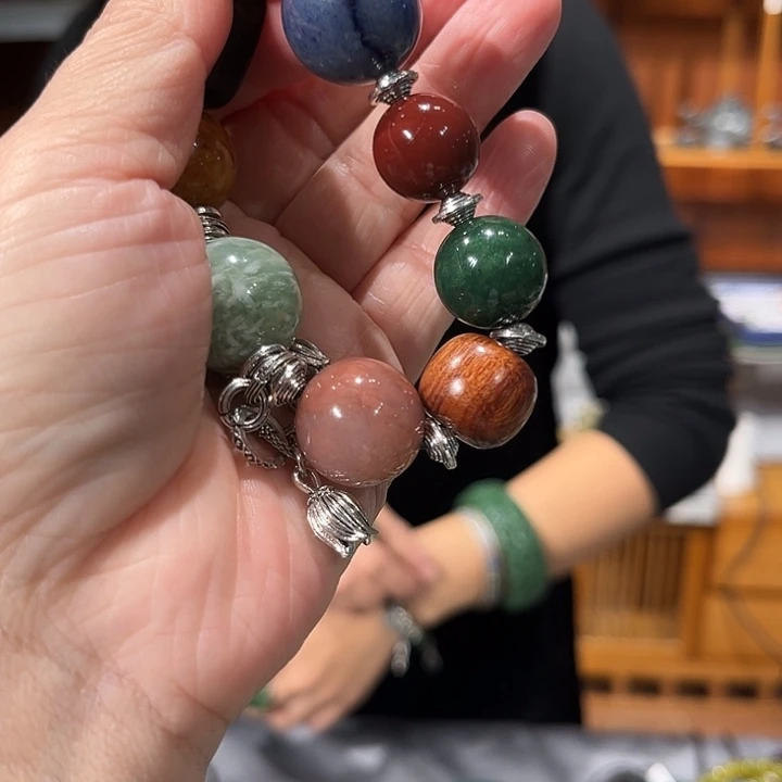 颈饰未镶嵌和田玉（糖玉）