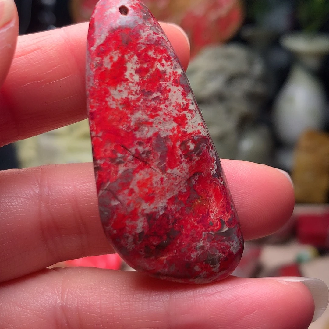 昌化石鸡血石随形挂件
