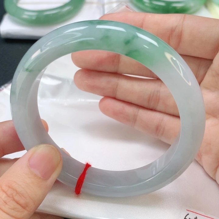 翡翠手镯未镶嵌缅甸60