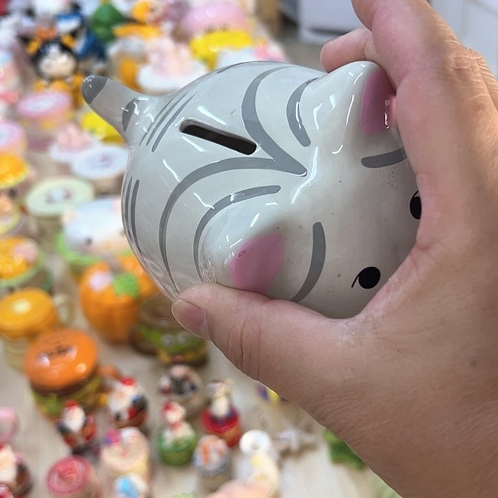 摆件陶瓷等行业的产品出口量逐年m