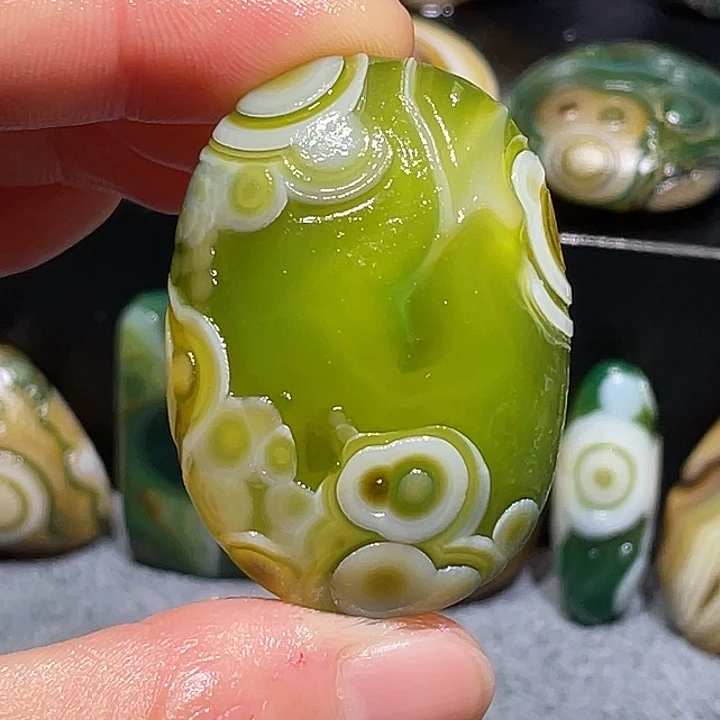 玛瑙/玉髓未镶嵌珠宝奇石