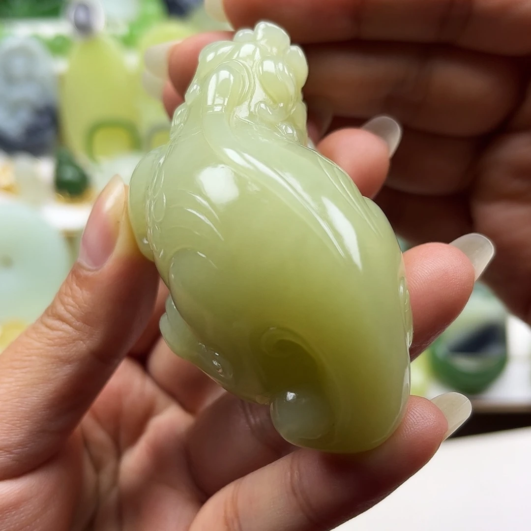 和田玉未镶嵌颈饰手把