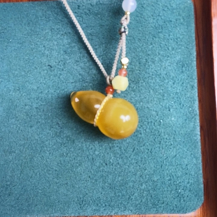 蜜蜡未镶嵌颈饰吊坠