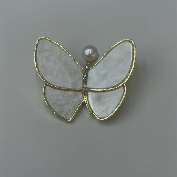 285-淡水珍珠胸针