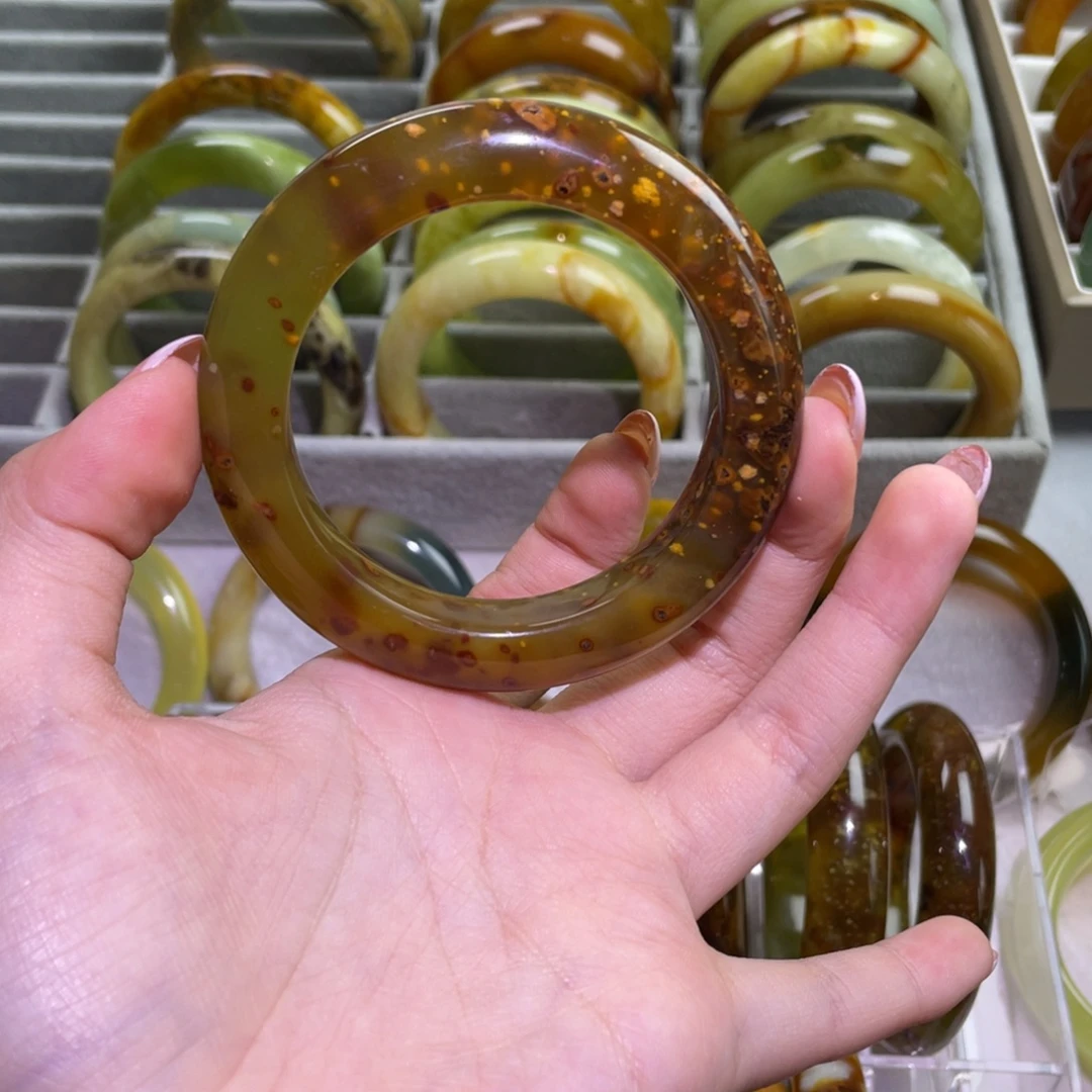 蛇纹石玉未镶嵌手镯