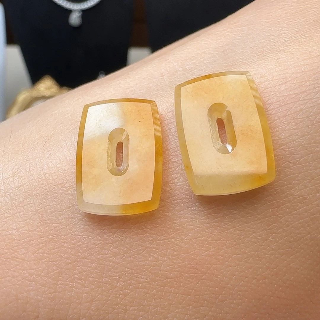 麦***吉翡翠未镶嵌耳饰裸石