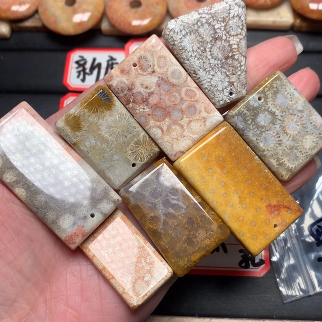 【闪购商品】硅化玉颈饰未镶嵌小***画