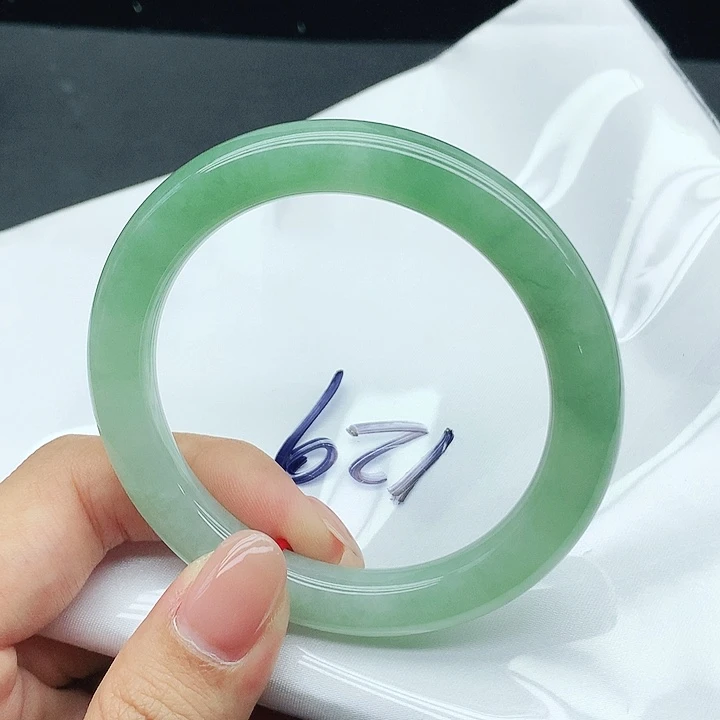 未镶嵌手镯翡翠129