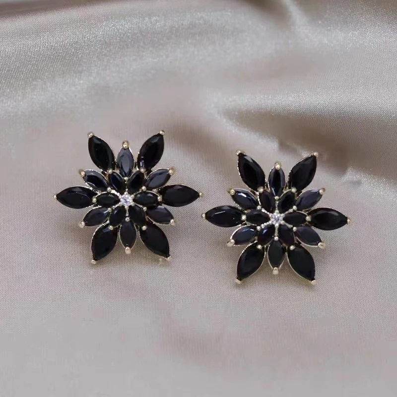 铜合金耳饰 EH594黑色冰花轻奢满锆石手工气质法式雪花时尚耳钉