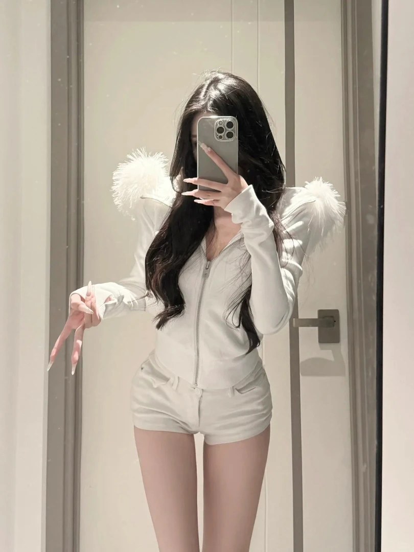 2025秋冬季新款纯欲连帽拉链休闲慵懒风毛领短款外套配高腰短裤