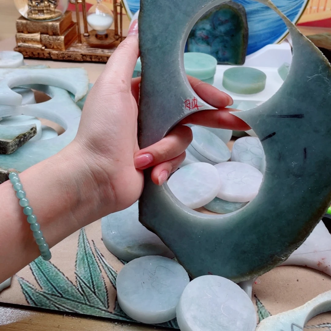 翡翠未镶嵌颈饰886……