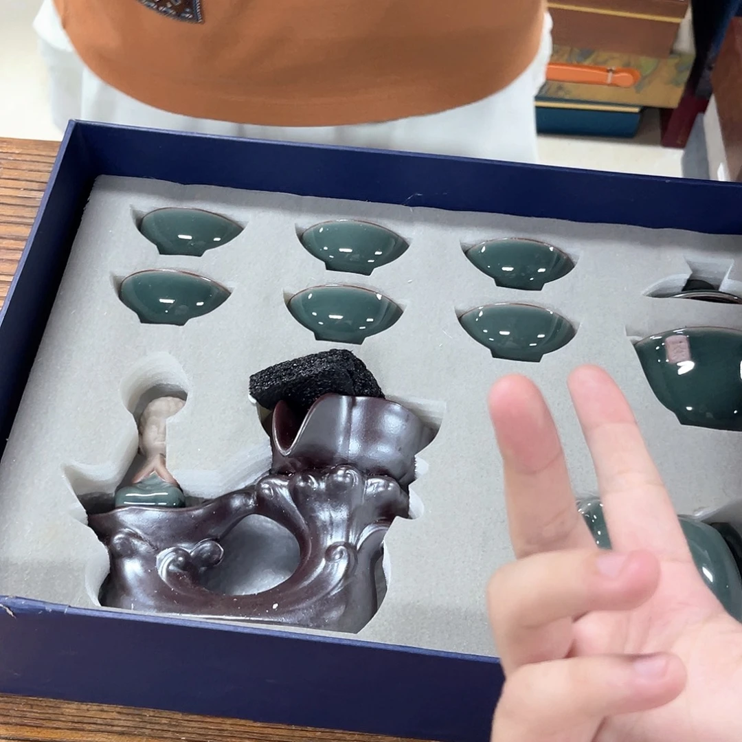 孤品茶具套装等。