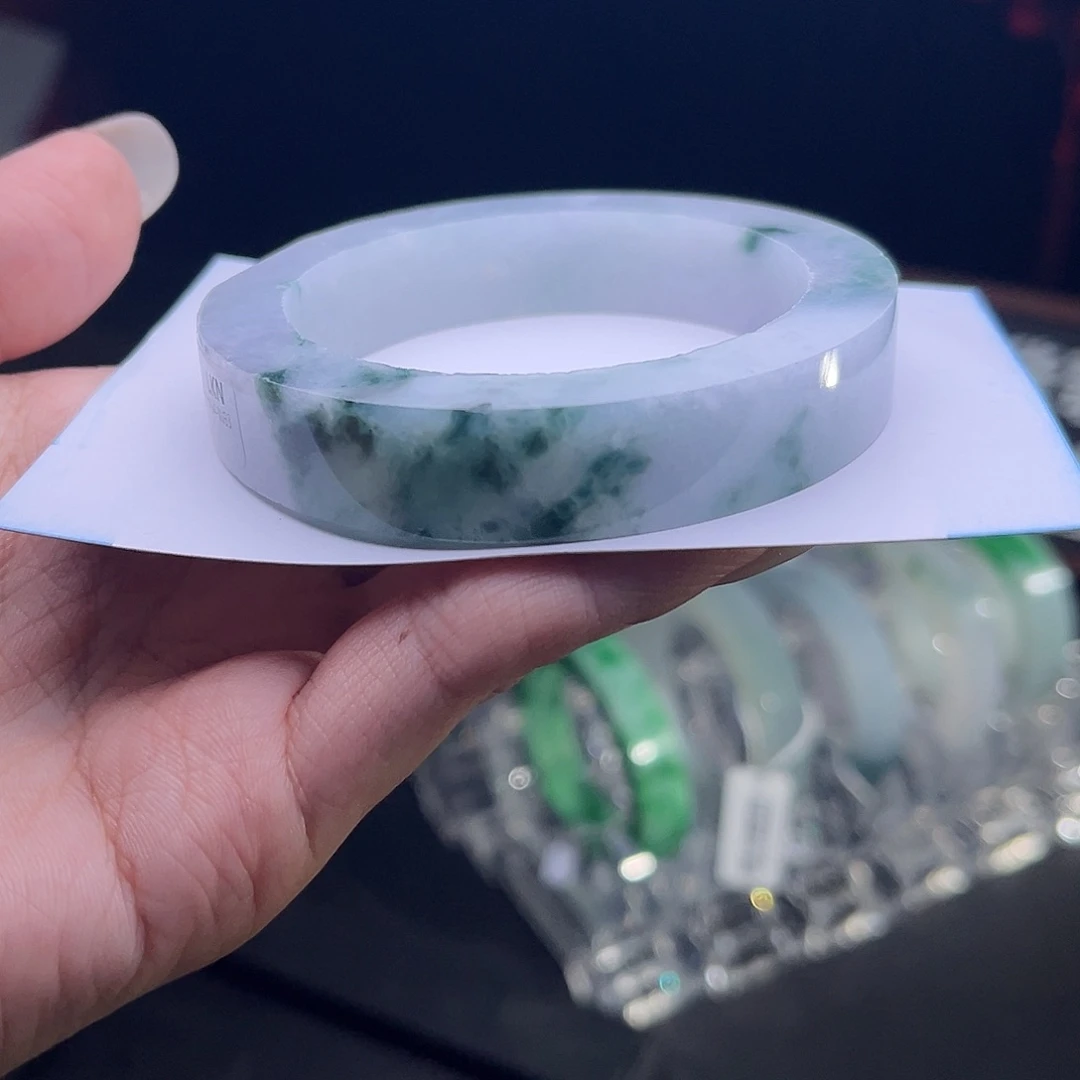 定制翡翠未镶嵌手镯