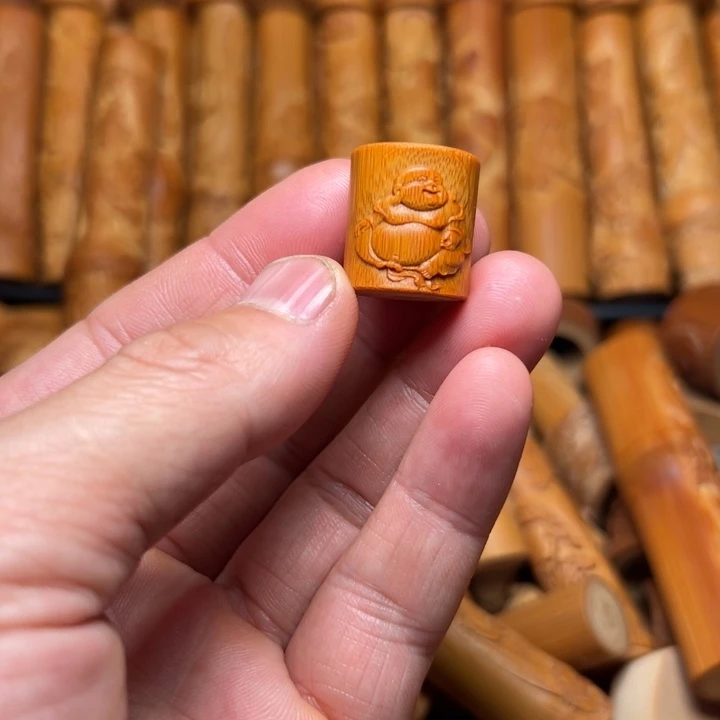 实心竹雕刻手把件