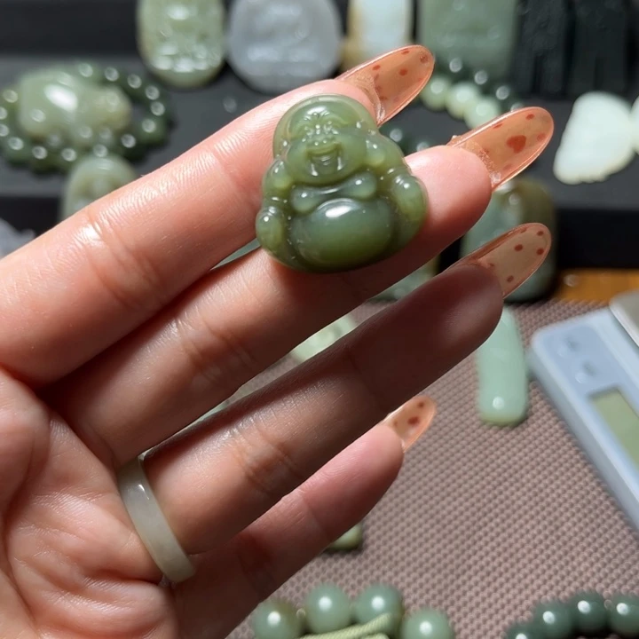 未镶嵌和田玉（糖玉）挂件