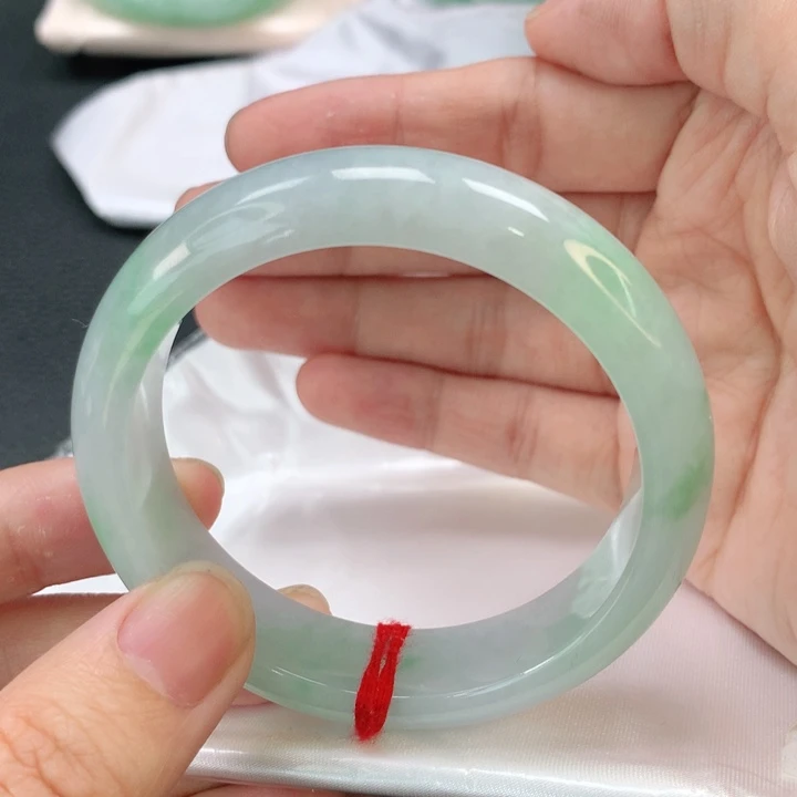 翡翠手镯未镶嵌缅甸51