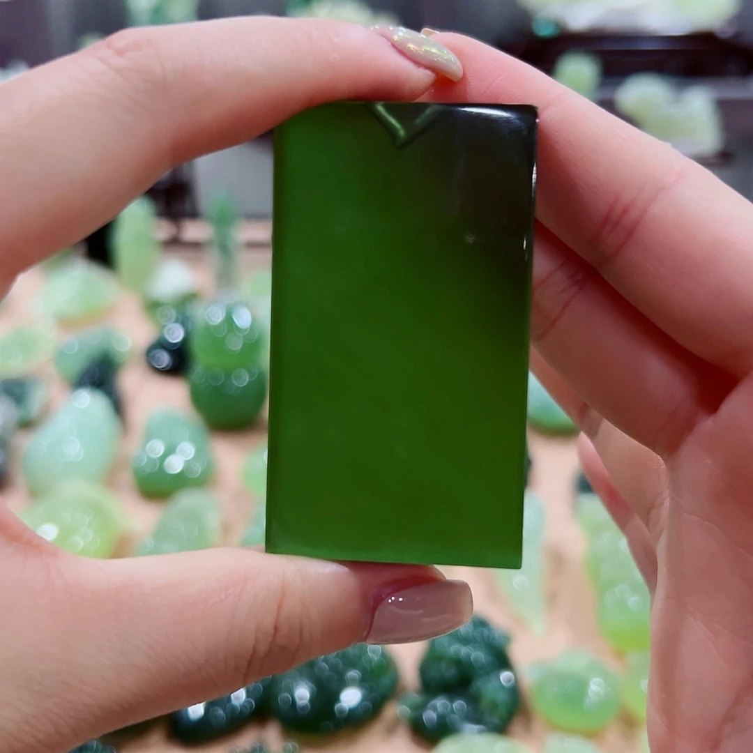 蛇纹石玉未镶嵌无事牌