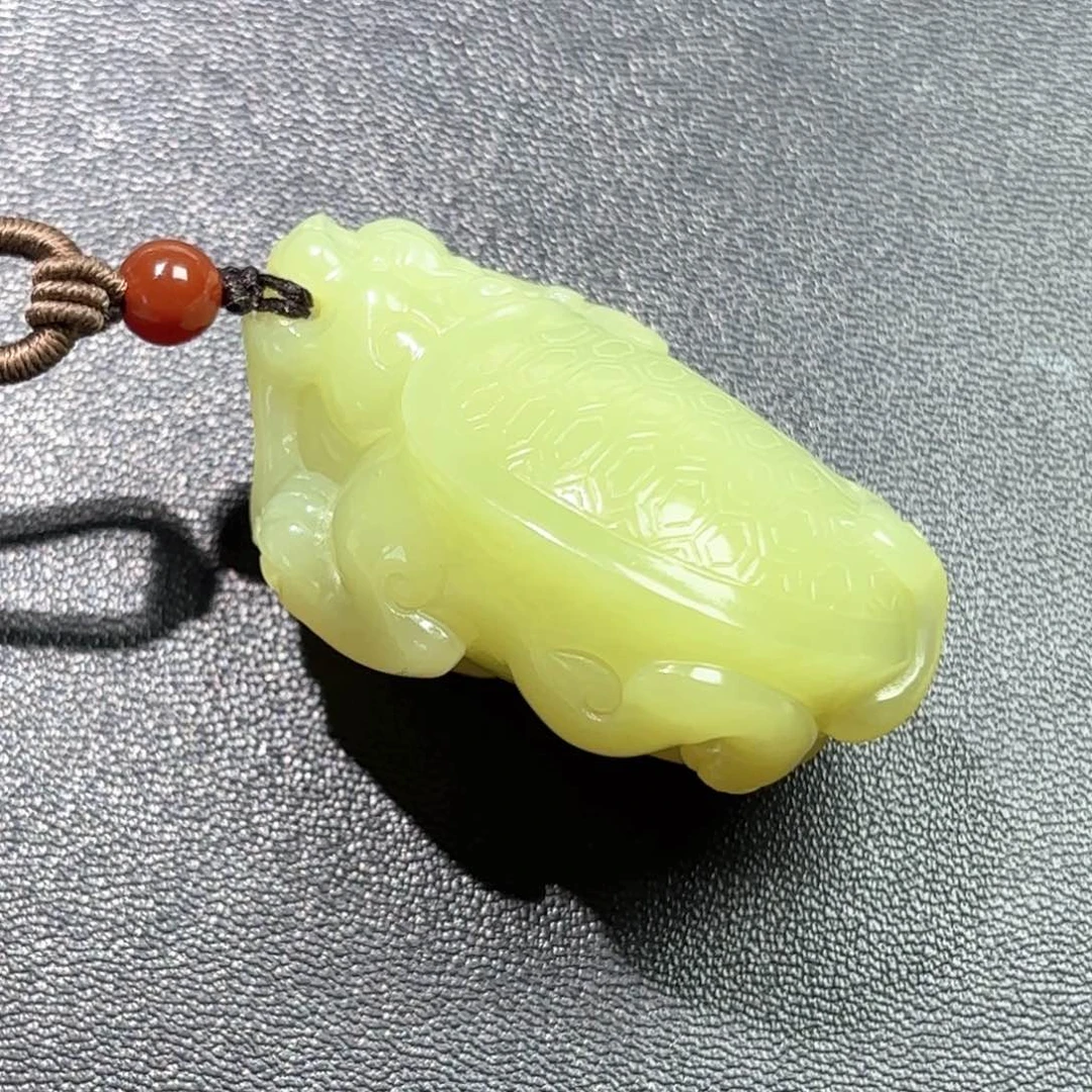 用***2和田玉未镶嵌挂件