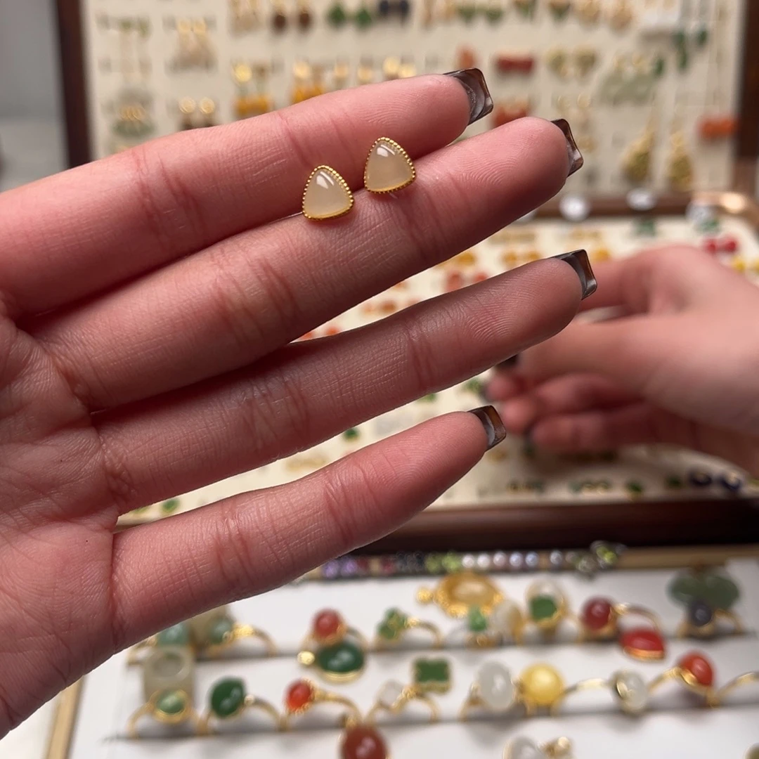 和田玉银S925镀金镶嵌耳坠