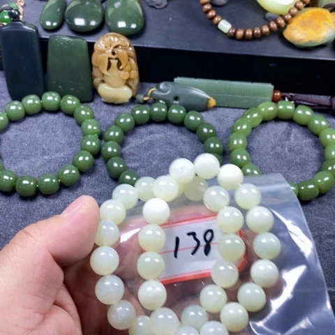 未镶嵌蛇纹石玉手链