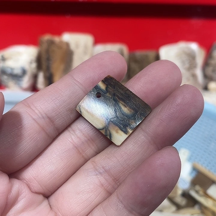 泥塑不打孔联系客服