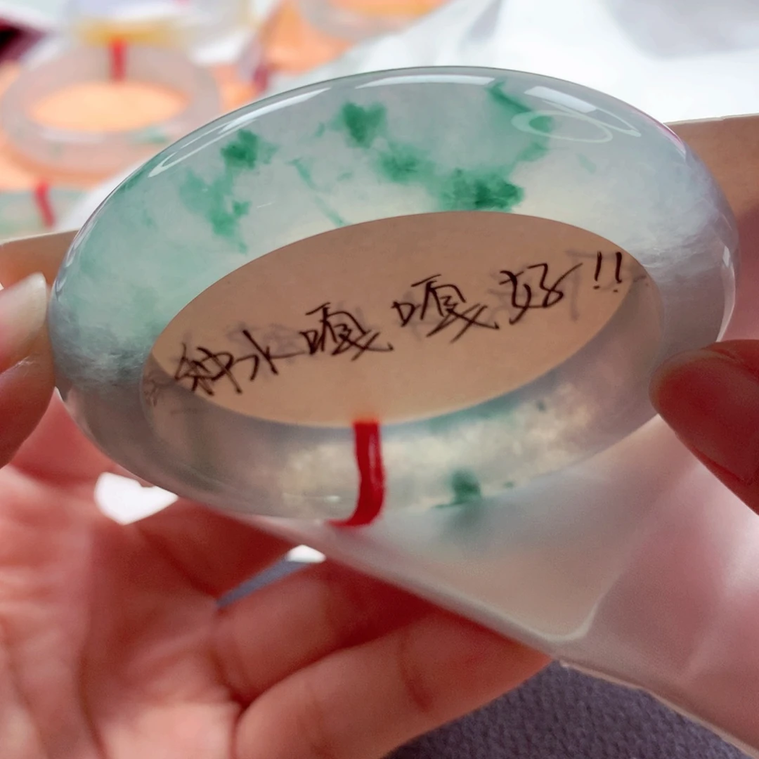 小***宇翡翠未镶嵌手镯师妹56.6高冰蓝钢飘花清爽