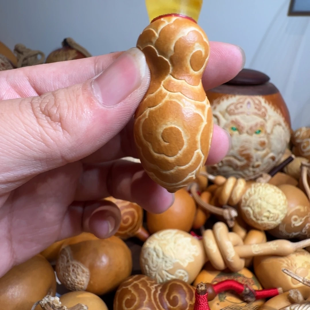 有机玻璃祥云蜜蜡