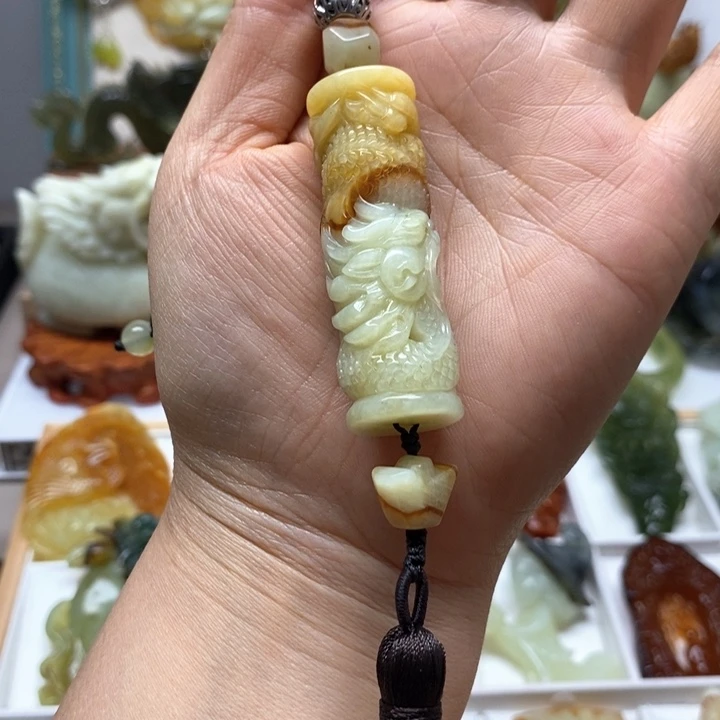 未镶嵌蛇纹石玉颈饰