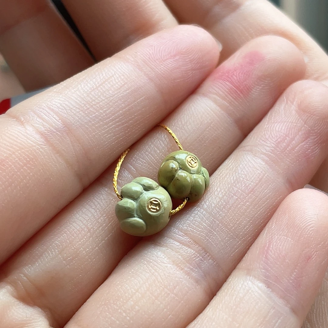 绿松石未镶嵌颈饰