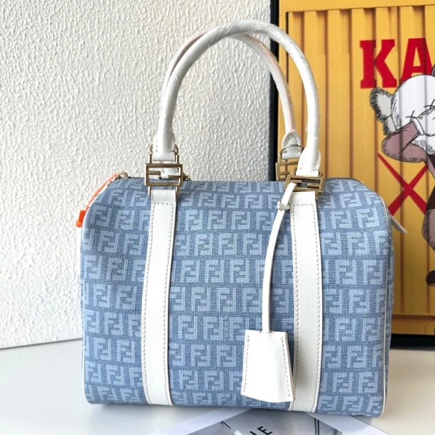 95新 FENDI/芬迪 XM/浅蓝白F老花波士顿手提枕头包/RT10719012换