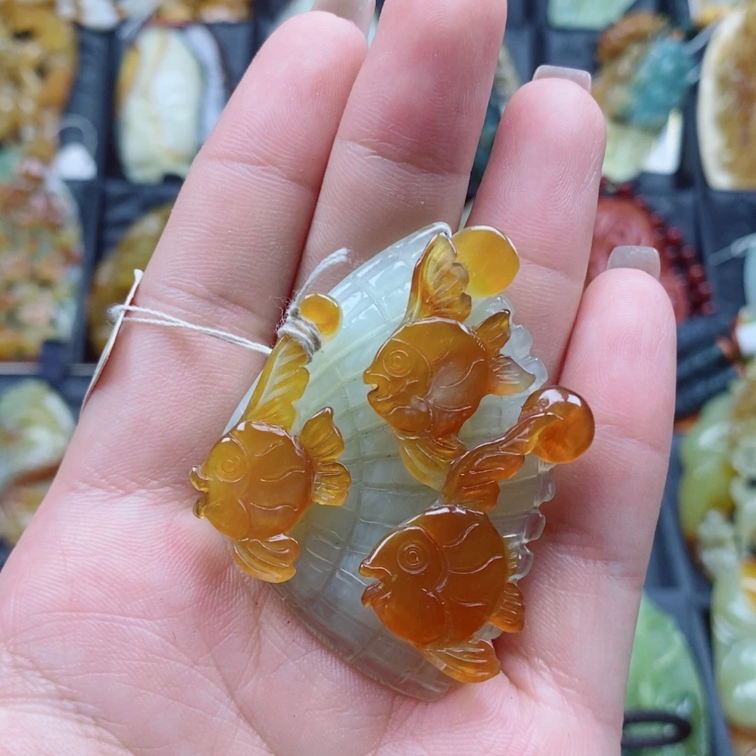 蓦***首合金蛇纹石玉项链
