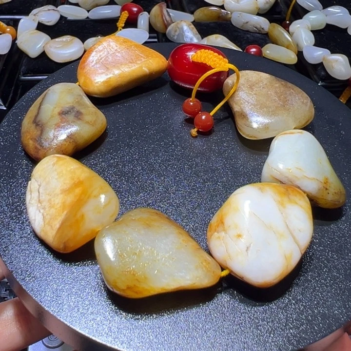 和田玉（子料）未镶嵌颈饰100克