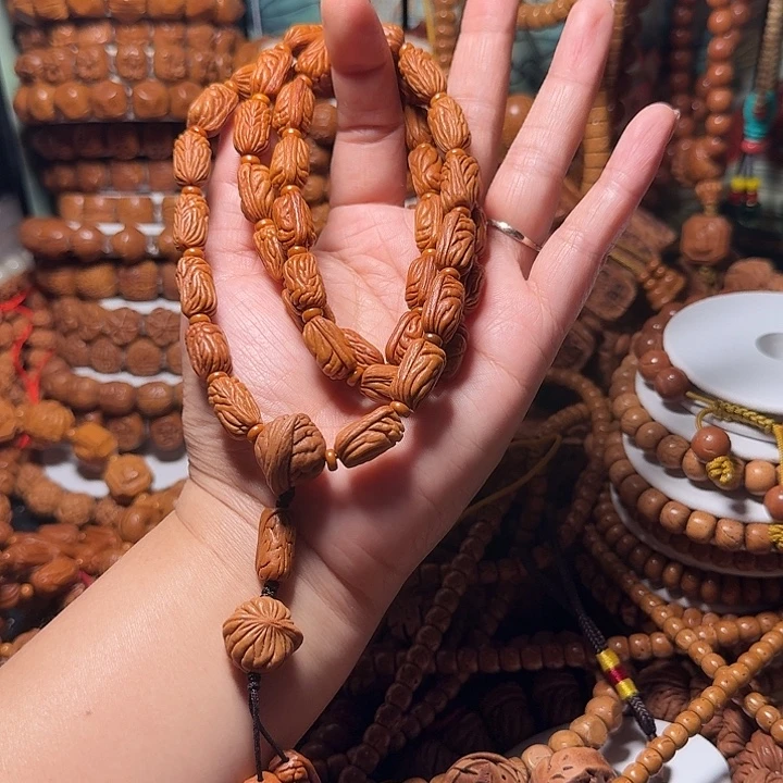 桃核手串金条脖挂