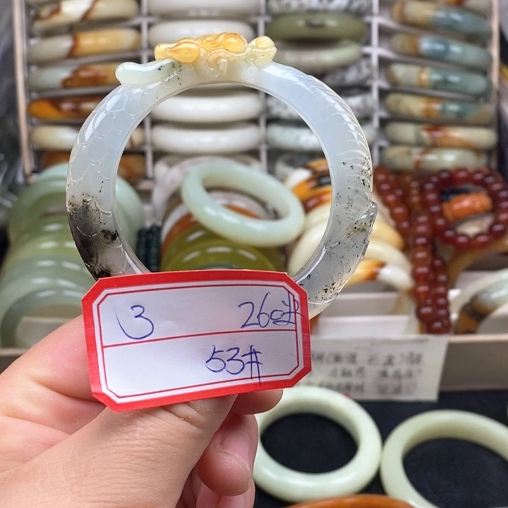 未镶嵌蛇纹石玉颈饰