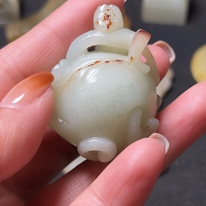 玄***真和田玉（糖玉）未镶嵌颈饰