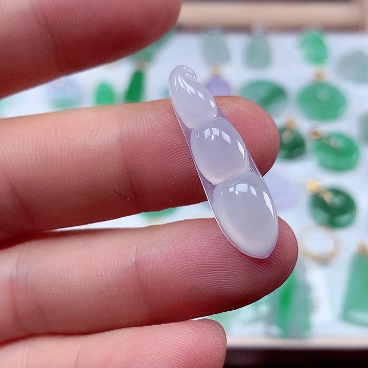 翡翠未镶嵌颈饰吊坠
