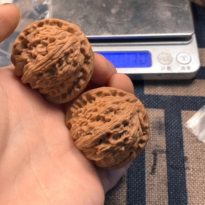文玩核桃吊坠全品白狮子