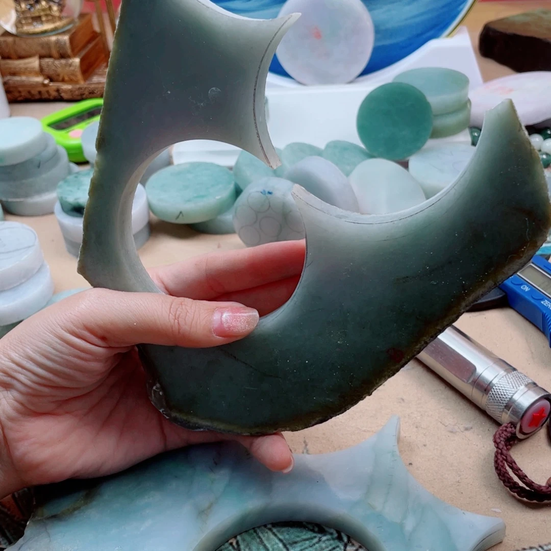 翡翠未镶嵌颈饰458……