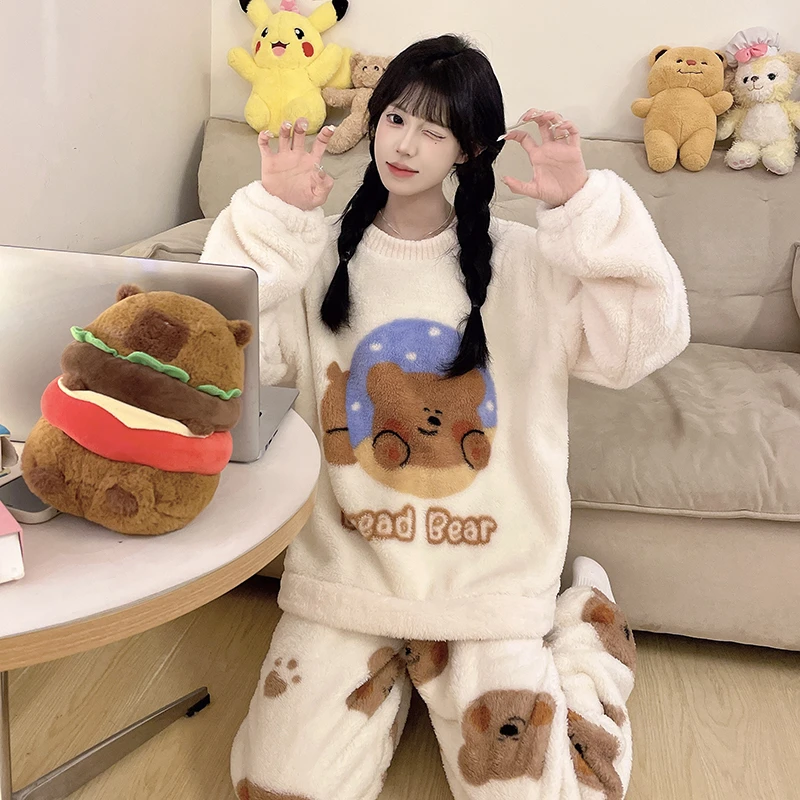冬季新款卡通米色小熊珊瑚绒睡衣女加绒加厚高级舒适家居服可外穿