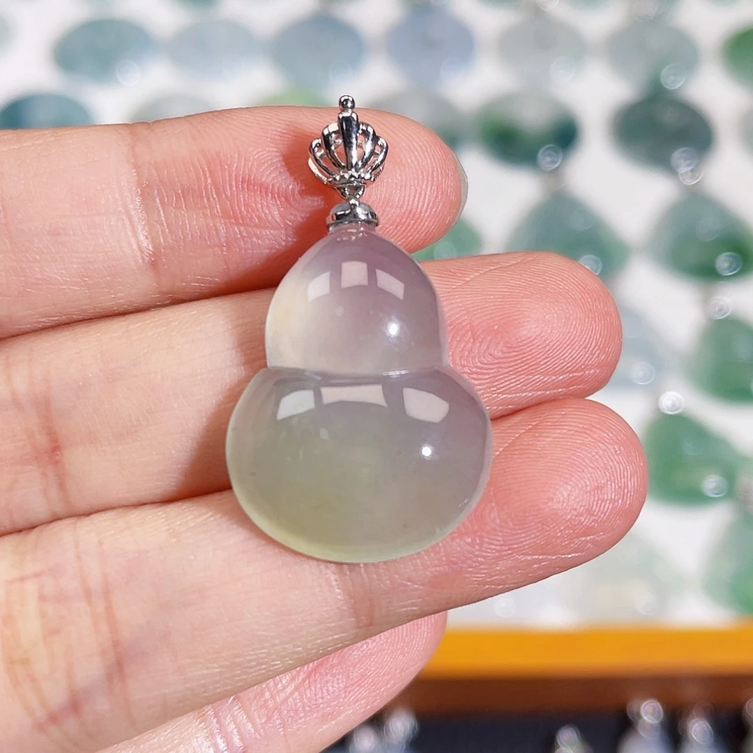 颈饰18K金镶嵌翡翠吊坠